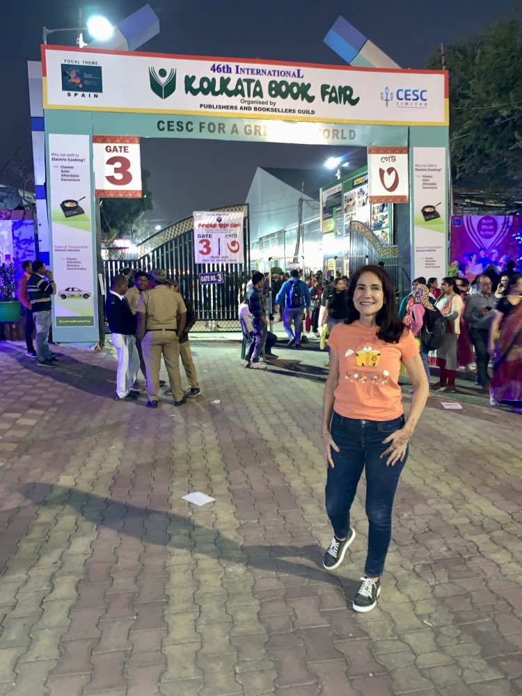 da-AL at entry of Kolkata Book Fair.