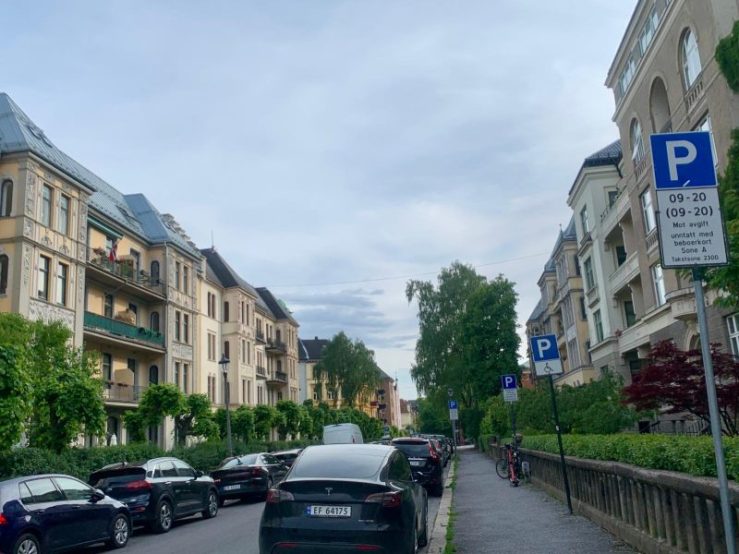 Photo of a quiet street in Oslo, Norway.